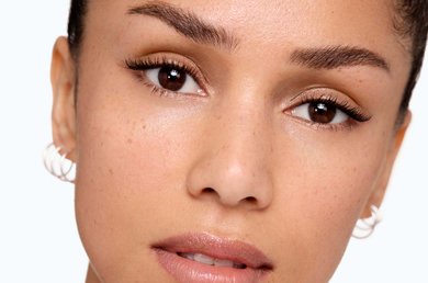 ¿CÓMO ELIMINAR LAS MANCHAS OSCURAS DE TU ROSTRO?
