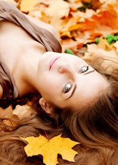 VITAMINA D: ¿EXISTE UNA RELACIÓN ENTRE LOS CAMBIOS ESTACIONALES Y LA CAÍDA DEL CABELLO?