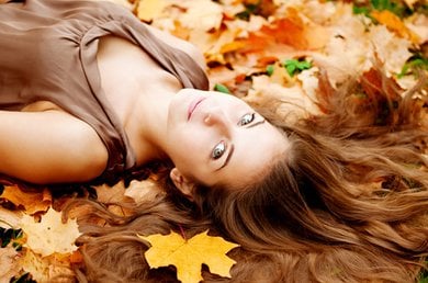 VITAMINA D: ¿EXISTE UNA RELACIÓN ENTRE LOS CAMBIOS ESTACIONALES Y LA CAÍDA DEL CABELLO?
