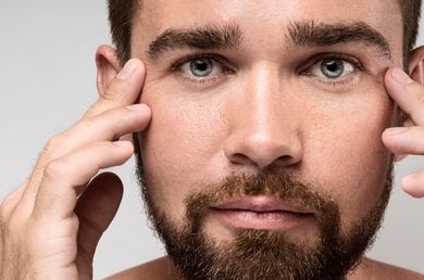 eliminar ojeras hombre