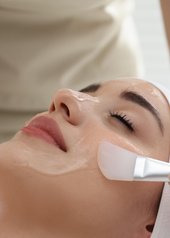 Peeling químico facial: ¿cuáles son sus beneficios?