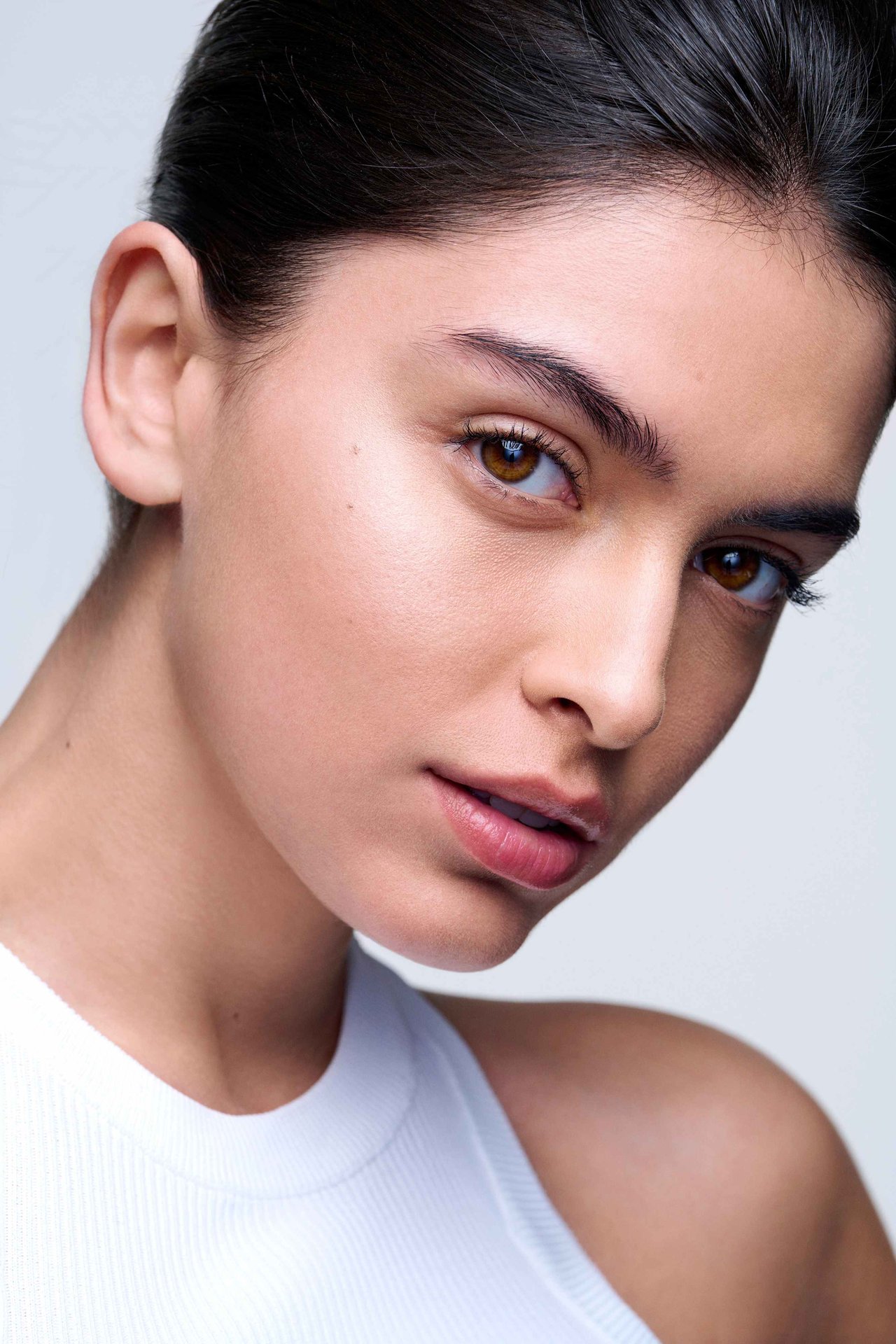 mito-sobre-la-piel-el-sol-ayuda-con-la- piel-con-tendencia-a-acneica