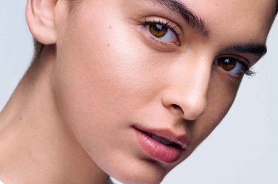 mito-sobre-la-piel-el-sol-ayuda-con-la- piel-con-tendencia-a-acneica